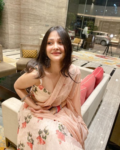 model Call Girls in Vadodara